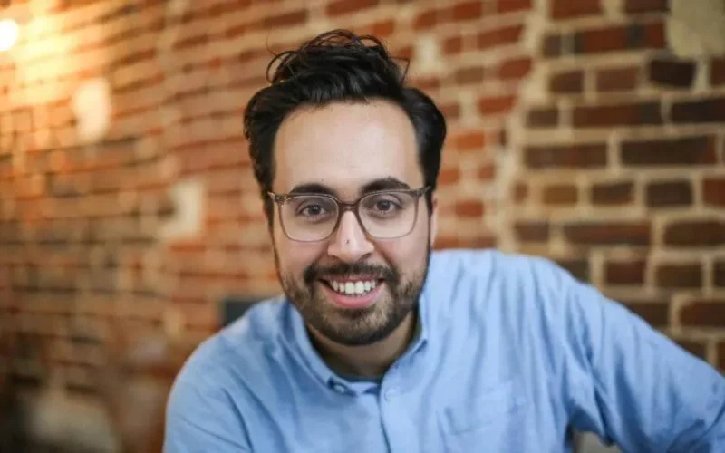 Paris : Mounir Mahjoubi se désiste en faveur du député Villani