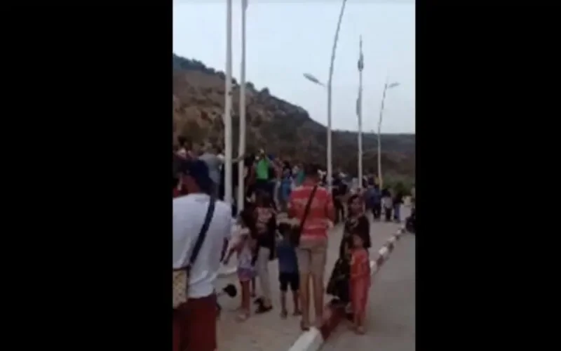 Marocains et Algériens fêtent la qualification de l'Algérie (vidéo)