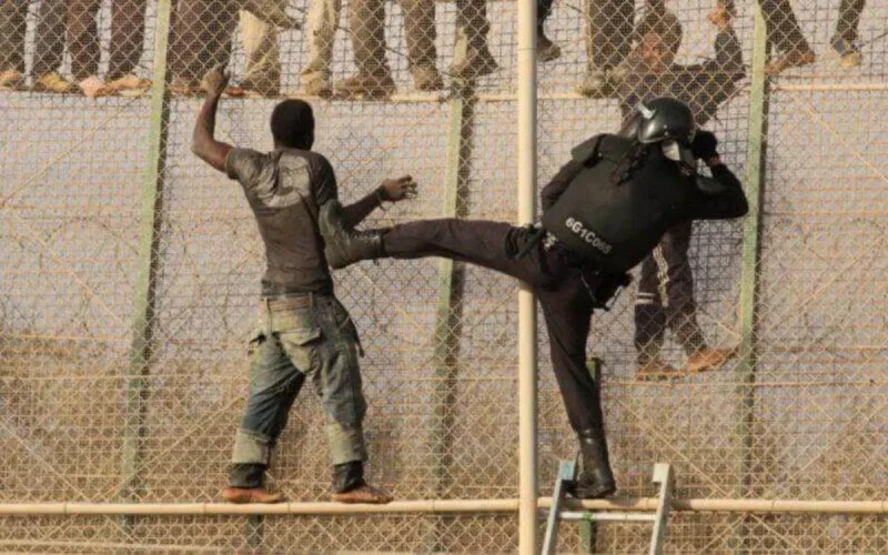 Passage en force d'une cinquantaine de migrants à Melilla