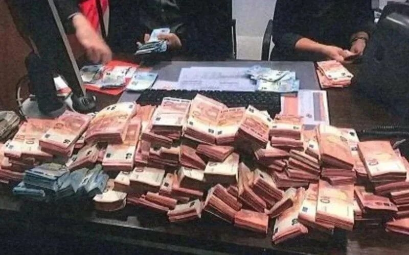 Arrestation de Marocains à la tête de réseaux de blanchiment d'argent