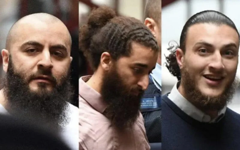 Ils écopent de 22 ans de prison pour avoir brûlé une mosquée