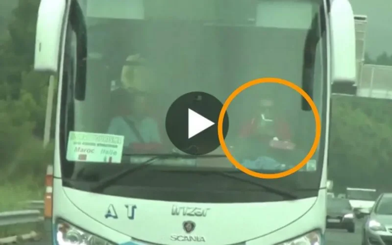L'inconscience d'un chauffeur d'autocar marocain en France (vidéo) 