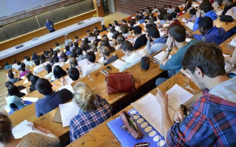 Il sera plus difficile pour les Marocains d'étudier en France