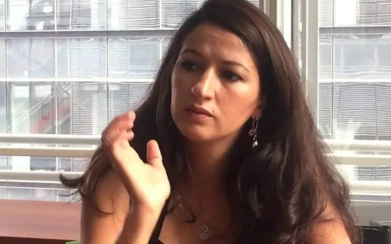 Zineb El Rhazoui charge violemment les immigrés