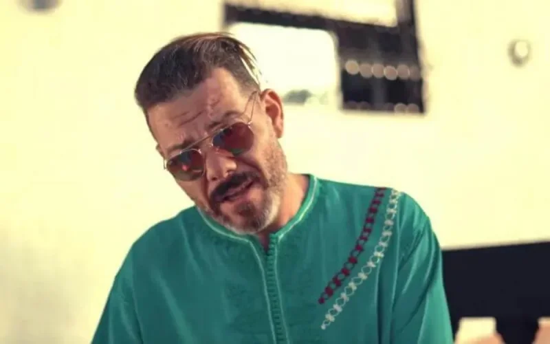 Maroc : quand un chanteur appelle à frapper sa femme (vidéo)
