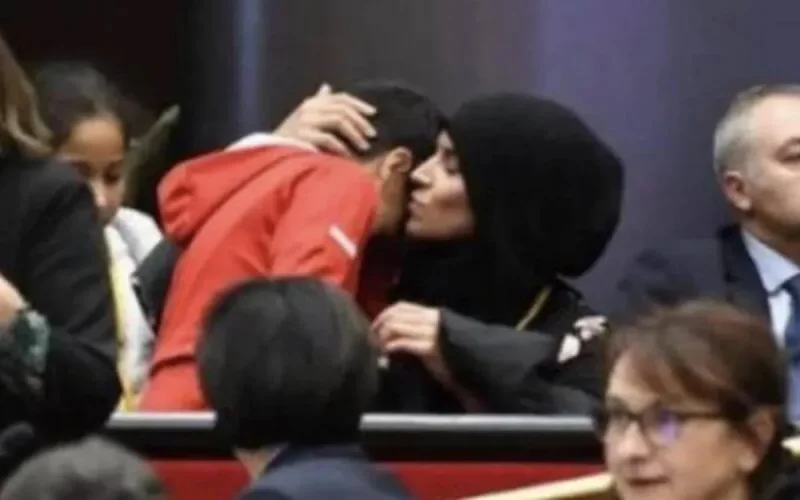 France : une femme voilée humiliée (vidéo)