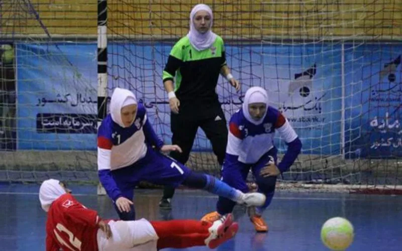 Les joueuses russes de futsal en hijab en Iran (vidéo)