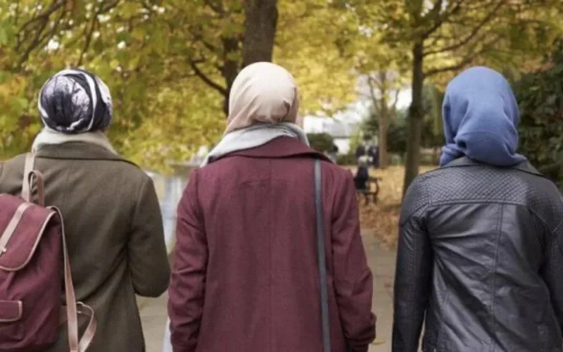 Emmanuel Macron accusé de "montrer du doigt les musulmans"