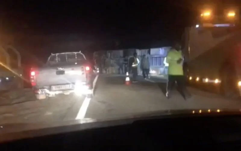 Un grave accident de la route sur l'autoroute près de Kénitra