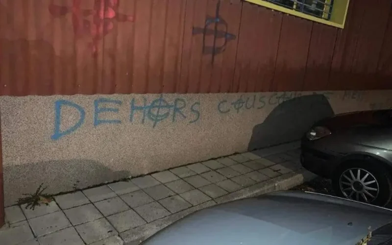 La mosquée de Gap recouverte de tags racistes et islamophobes