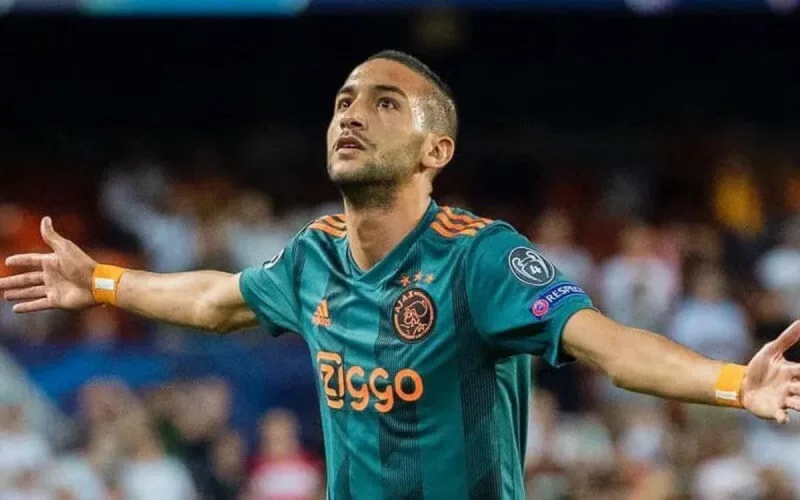 Tottenham sort le carnet de chèque pour Hakim Ziyech