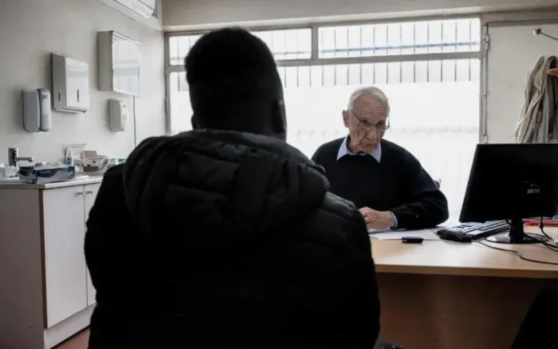 France : 50% des sans-papiers n'ont pas recours à l'Aide Médicale d'État 