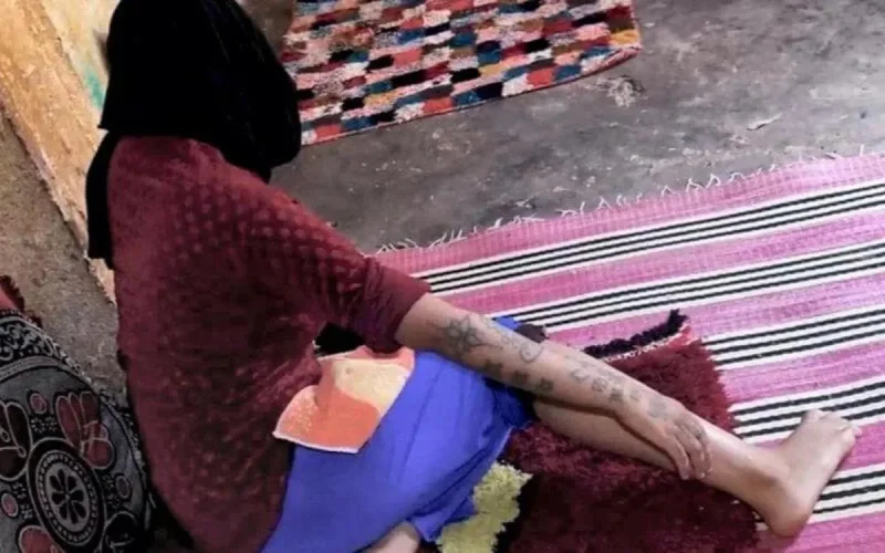 Maroc : le procès de la fille au tatouage reporté