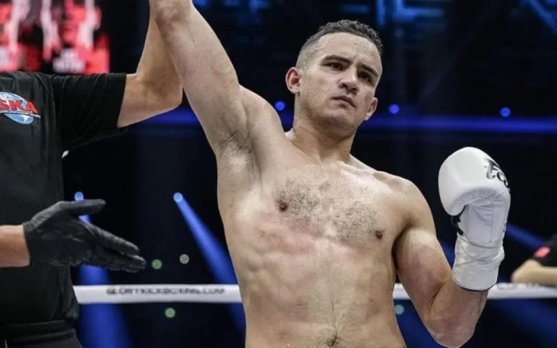 Le Marocain Zakaria Zouggary gagne contre Ten Pow