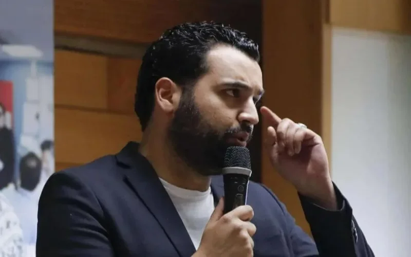 Passe d'armes entre Yassine Belattar et Zineb El Rhazoui sur Twitter