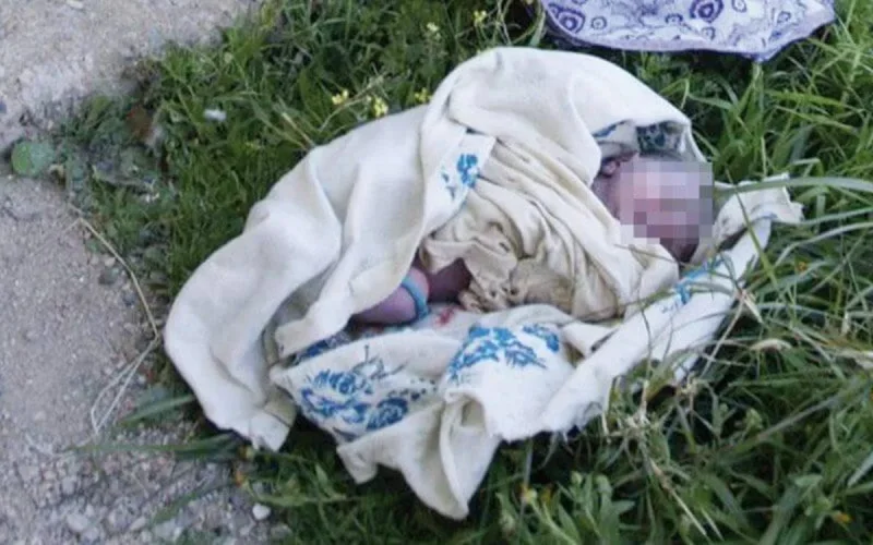 Maroc : une femme jette ses jumeaux dans une poubelle