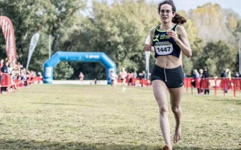 Une Marocaine remporte une course pieds nus en Espagne (Vidéo)