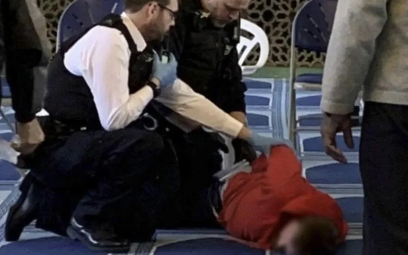 Le muezzin d'une mosquée de Londres poignardé