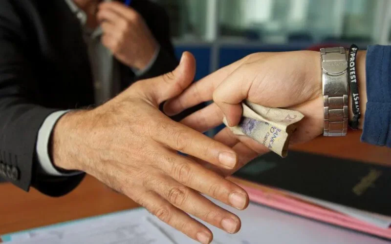 Maroc : trois fonctionnaires tombent pour corruption