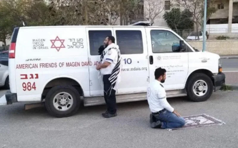 Un musulman et un juif prient contre le COVID-19 et mettent la toile en émoi