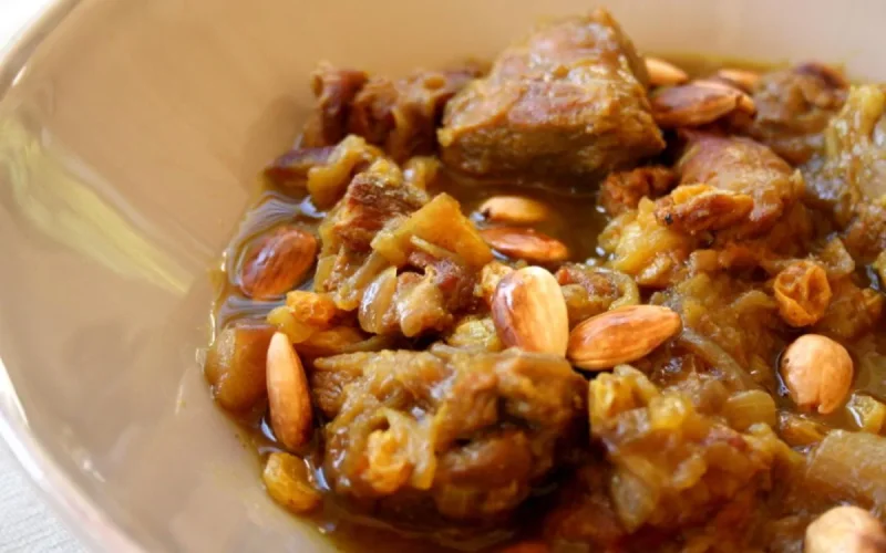 Tajine aux raisins secs et amandes