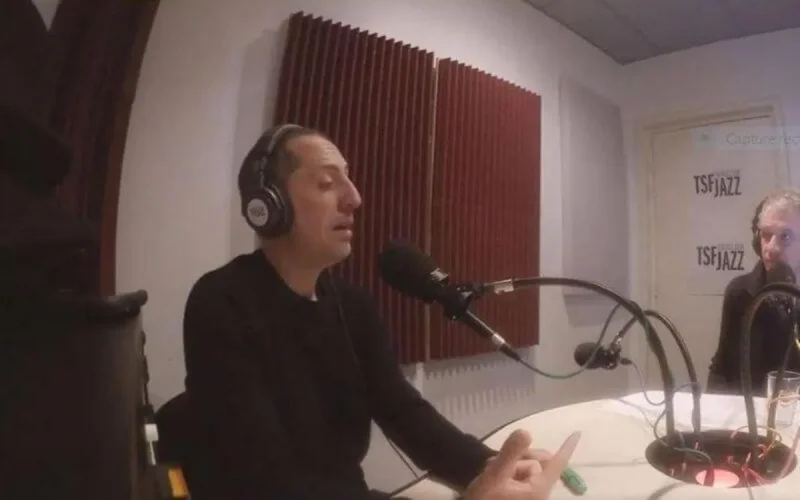  Gad Elmaleh, animateur radio