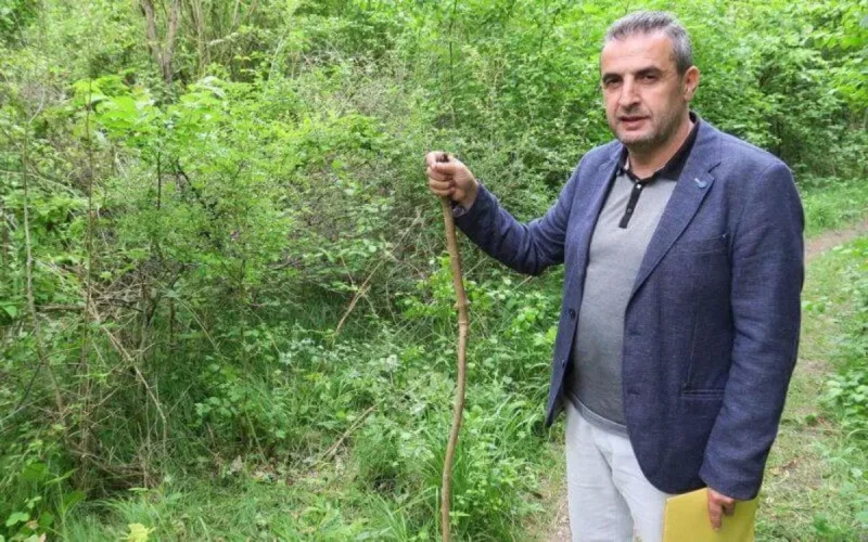 Un Maghrébin sans papiers se met en danger pour sauver la vie à une Française