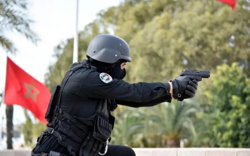 Kénitra : un policier sort son arme pour neutraliser un multirécidiviste dangereux, un agent blessé