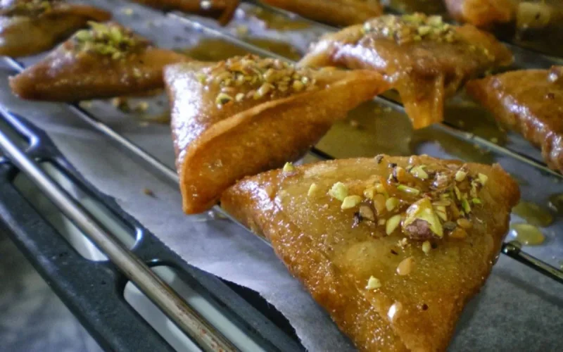 Briouats aux amandes et miel