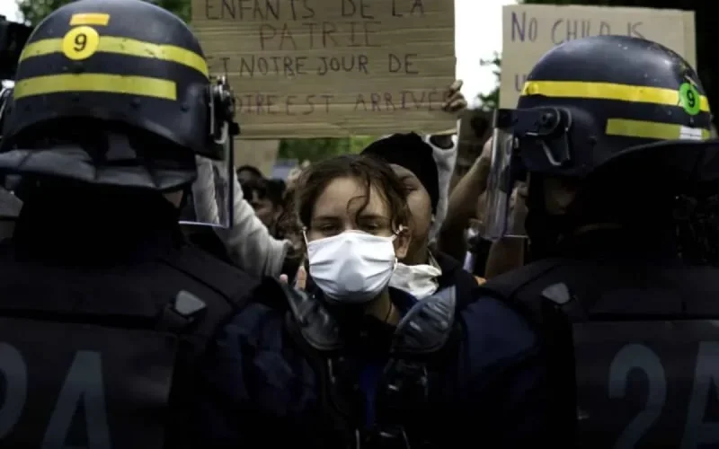 "Urgence Notre Police Assassine" pour filmer les violences policières