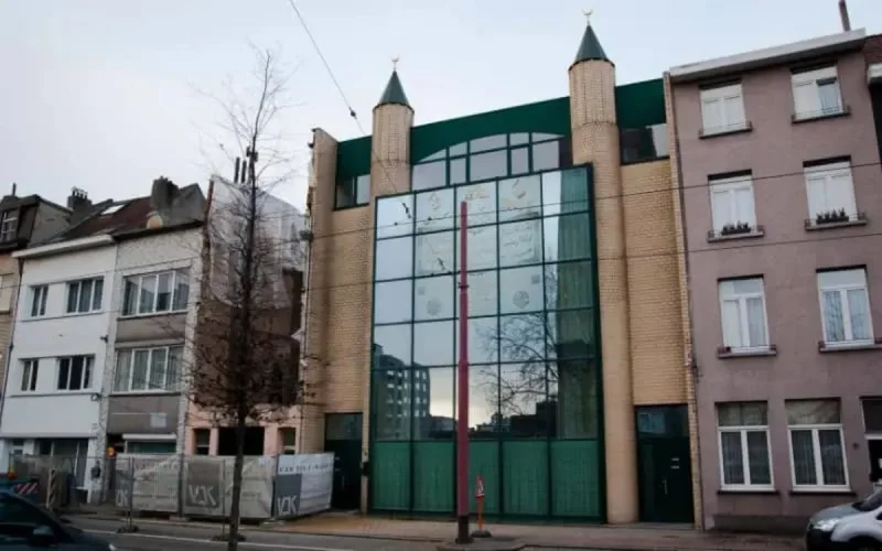 Anvers : des mosquées portent plainte contre un parti d'extrême droite