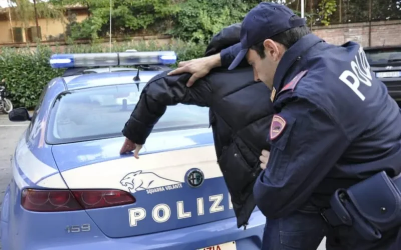 Italie : un Marocain retient un professeur universitaire et son épouse en otage 