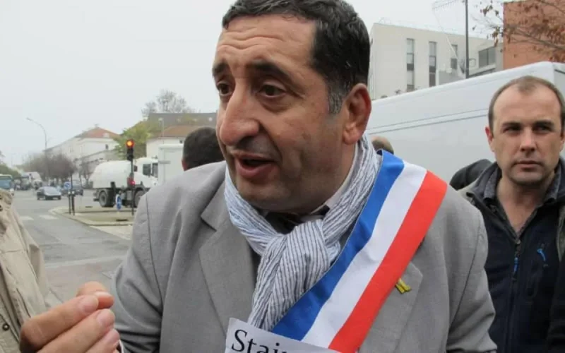 Victime d'injures racistes, Azzédine Taïbi, maire de Stains, veut porter plainte