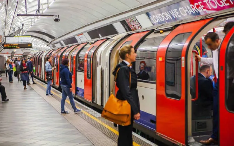 Londres : des Marocains vendent de faux contrats à 4000 euros