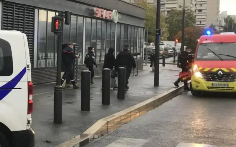 Une Marocaine saccage le rayon d'alcool d'un magasin