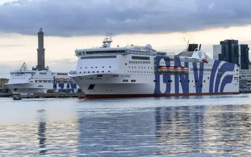 La France autorise un bateau en provenance du Maroc à accoster