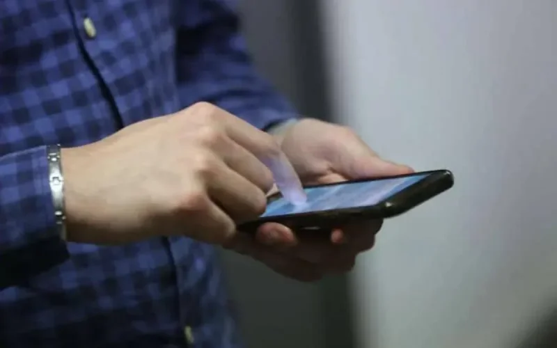 Un lycéen tué pour un téléphone portable