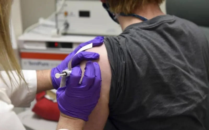Covid-19 : « il faut éviter tout vaccin à base de virus atténué »