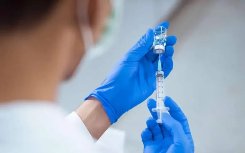 Vaccin anti-Coronavirus : le Maroc coproduit avec la chine et achète les doses russes