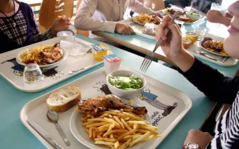 Menus sans porc dans les cantines scolaires en France : le Conseil d'État tranche