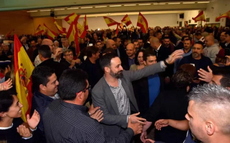 Twitter suspend le compte de Vox, parti d'extrême droite espagnol