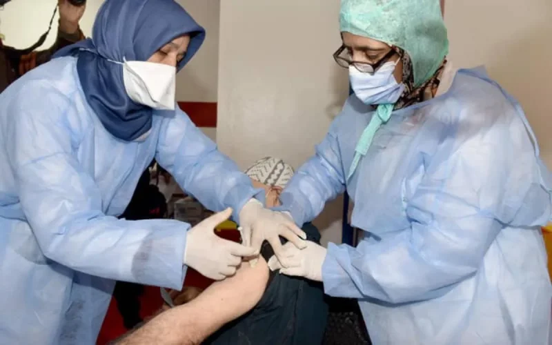 Covid-19 au Maroc : près de 100 000 personnes vaccinées en 2 jours