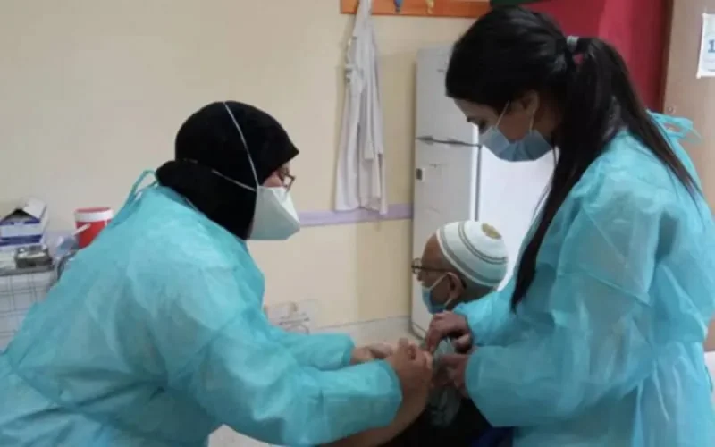 Covid-19 : les Marocains affluent vers les centres de vaccination