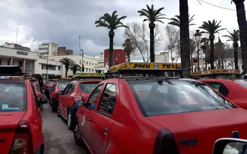 Les chauffeurs de petits taxis de Fès très gourmands
