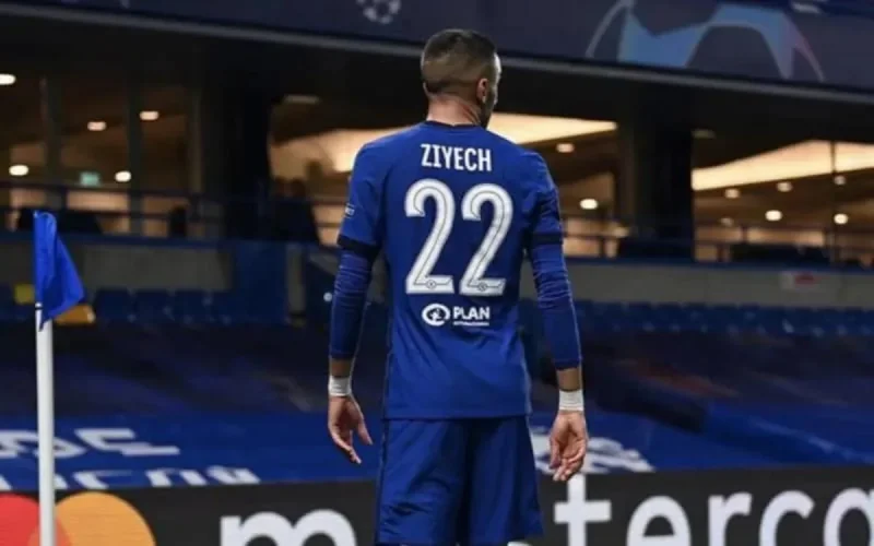 Chelsea : Hakim Ziyech sur le départ ?
