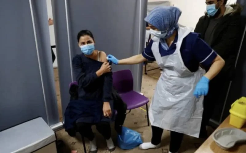 Au Royaume-Uni, les musulmans seront vaccinés les nuits pendant le mois de Ramadan