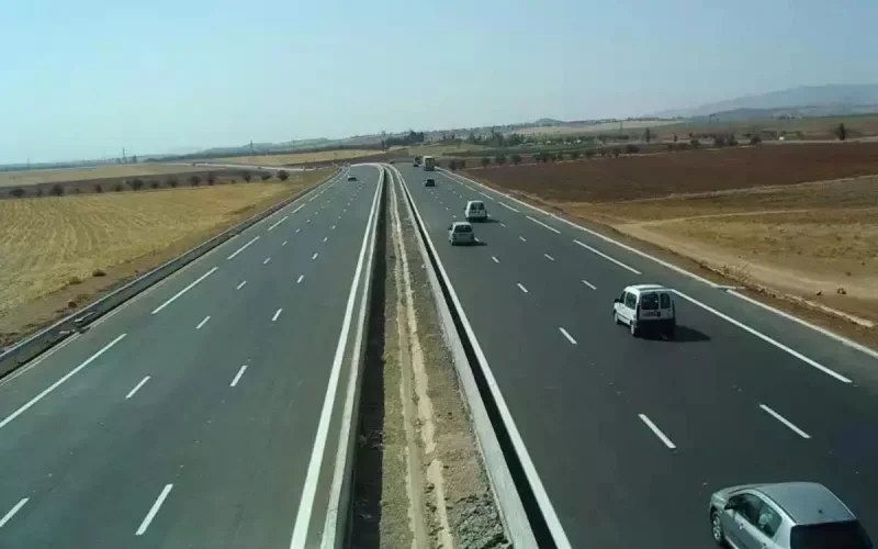 Début des travaux de l'autoroute Tit Mellil-Berrechid