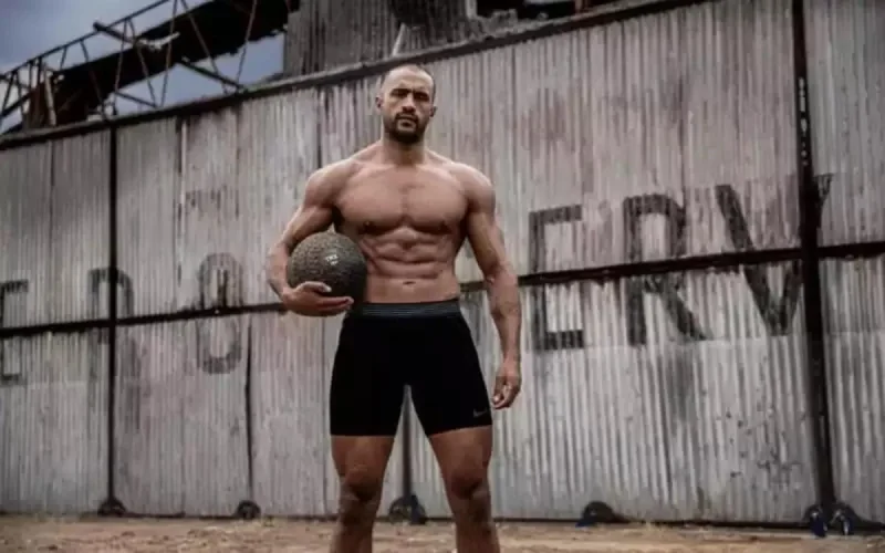 Badr Hari vs McSweeney : le choc à Paris