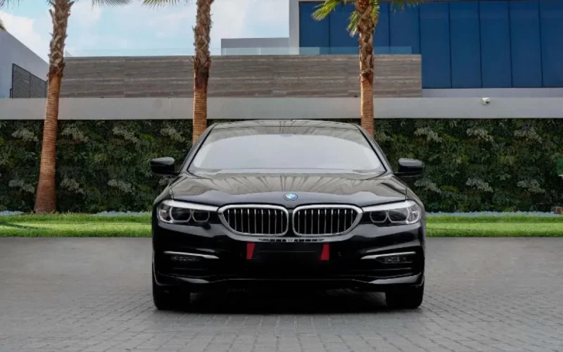 Maroc : la BMW d'un ministre fait polémique