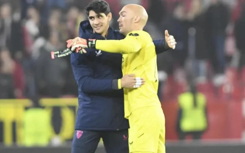 Yassine Bounou de titulaire incontesté à remplaçant